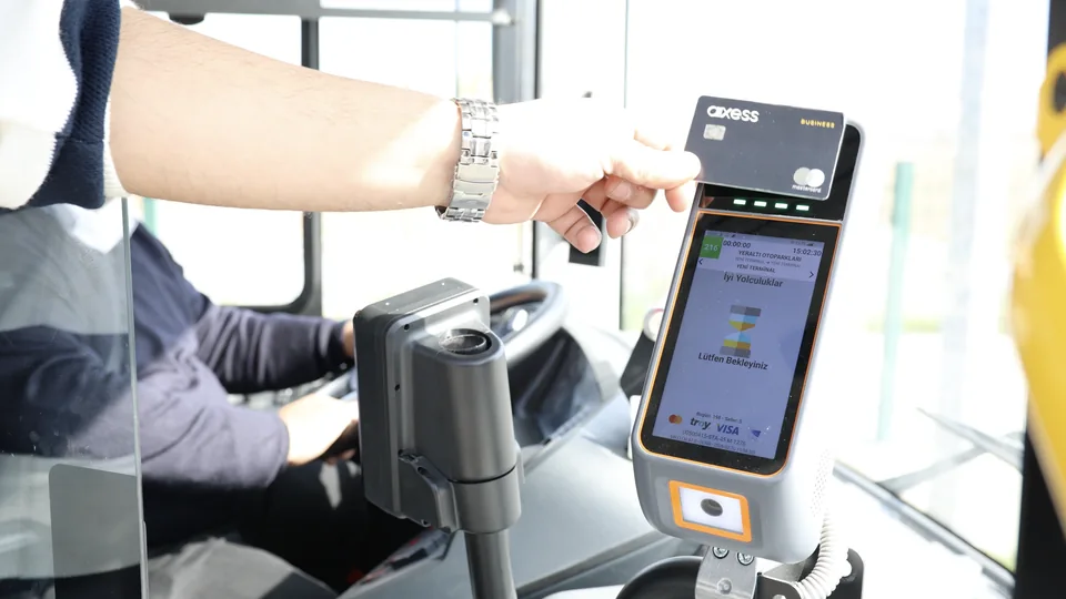 Validator and card collection equipment
